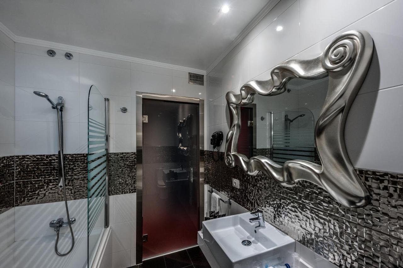 Motel Venus La Coruna Guísamo Εξωτερικό φωτογραφία